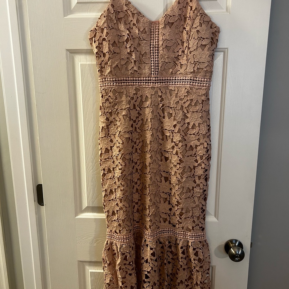 Fate Lace Midi Dress in Pink